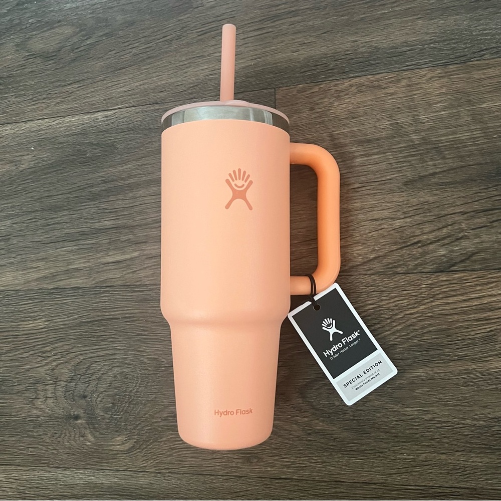 Hydro Flask Coral 40oz Tumbler